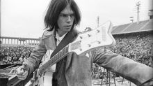 Neil Young: "eu devo essa música ao meu público, por isso que a toco em todos os shows"