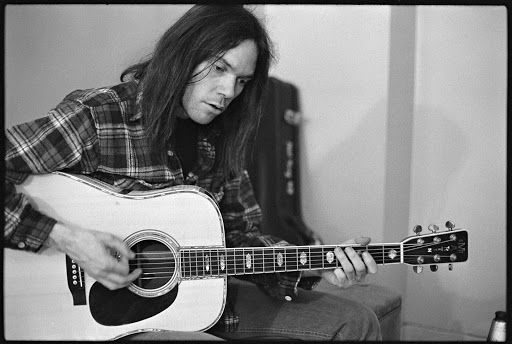 Neil Young: a trilogia de músicas que ele escreveu sobre seu relacionamento rompido na década de 70