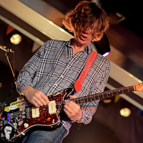 Sonic Youth: os três ícones que inspiraram o som do vocalista/guitarrista, Thurston Moore