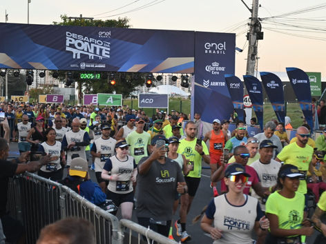Desafio da Ponte atrai milhares de corredores num percurso de 21 km entre Niterói e Rio
