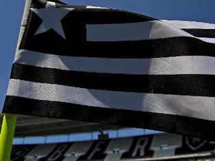 Justiça defere recuperação judicial da SAF Botafogo e suspende cobranças