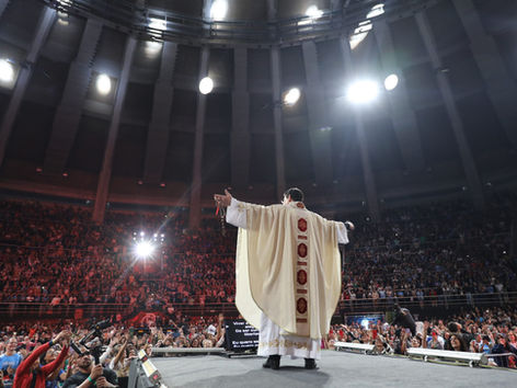 CelebraRio: II Evangelizar é Preciso Rio reúne fé e música no Maracanãzinho
