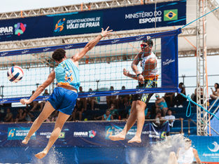 Campeão sul-americano de vôlei de praia, sobe no pódio no Desafio Nacional, em Icaraí, Niterói