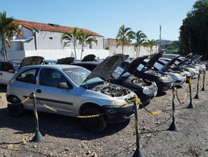 Prefeitura de São Gonçalo fará leilão online de carros e motos em agosto