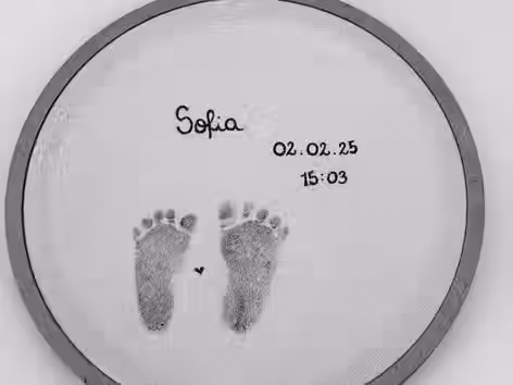 Filha da cantora Lexa morre três dias após o nascimento