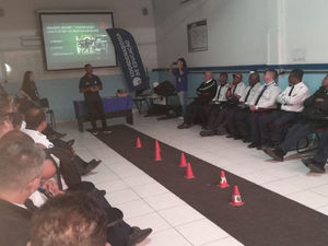 Detran leva ação educativa a condutores de ônibus em homenagem ao Dia do Motorista