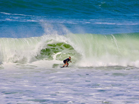 Itacoatiara Big Wave 2025 movimentou a Região Oceânica de Niterói neste domingo