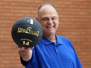 Morre Oscar Schmidt, o Mão Santa do basquete mundial