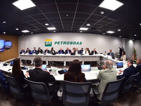 Prefeito libera processo de retomada da indústria naval e offshore de Niterói