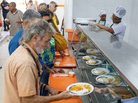 Restaurante Popular de Maricá serve ceia de Natal