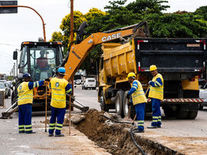 Avenida 22 de Maio: Obras avançam para fase de urbanização e instalação de ciclovia no Centro