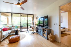 Leeven's Home vacation rental Kona Hawaii - living room view