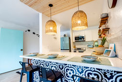 Leeven's Home vacation rental Kona Hawaii - kitchen breakfast bar