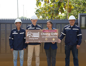 ผลงานการติดตั้งประตูรั้วไร้รางสำหรับบ้านเรือน