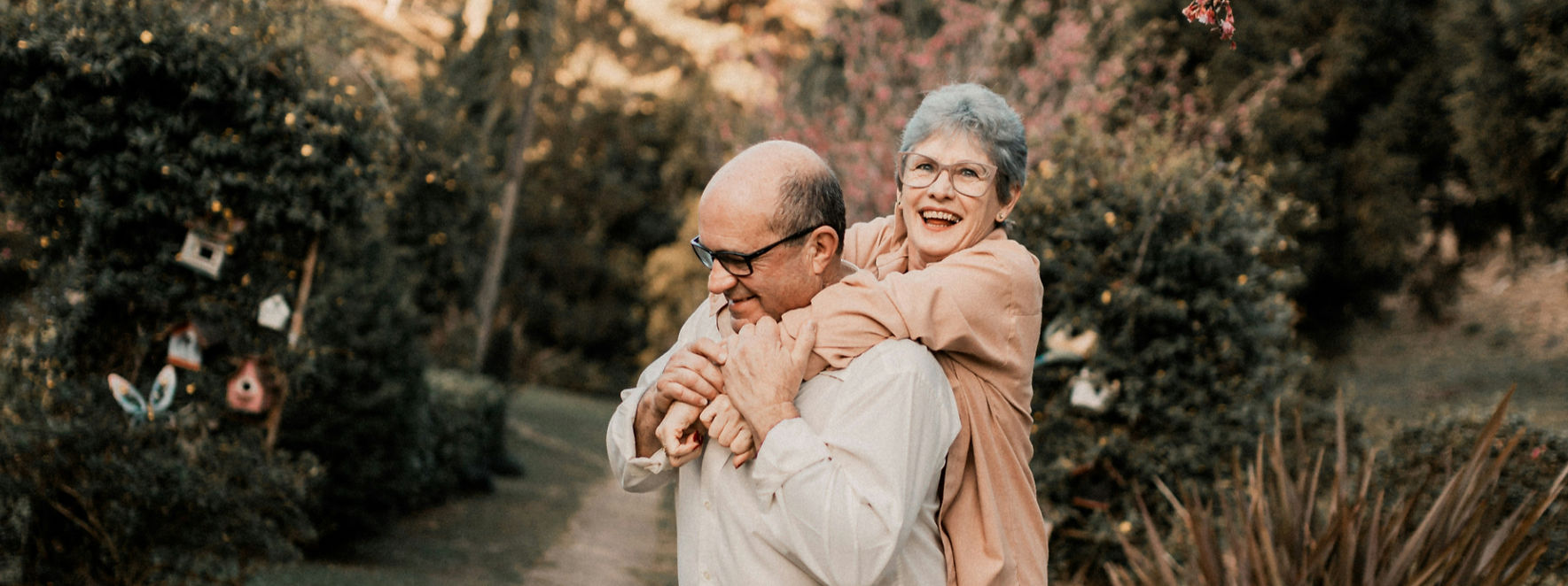 A man carrying a woman on his back_edited_edited_edited.jpg