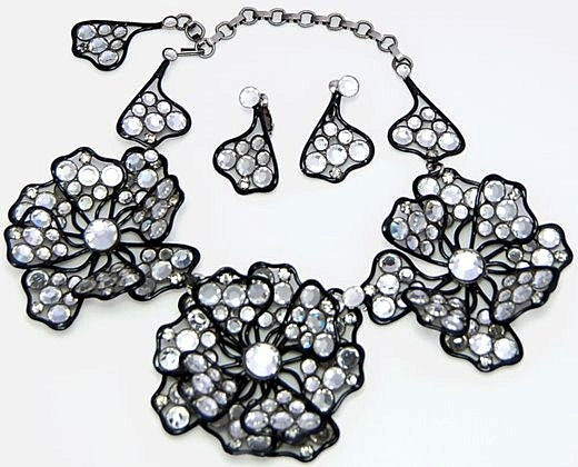 1980s KENNETH JAY LANE COUTURE SET BLACK ENAMEL CRYSTAL FLOWER NECKLACE/EARRINGS