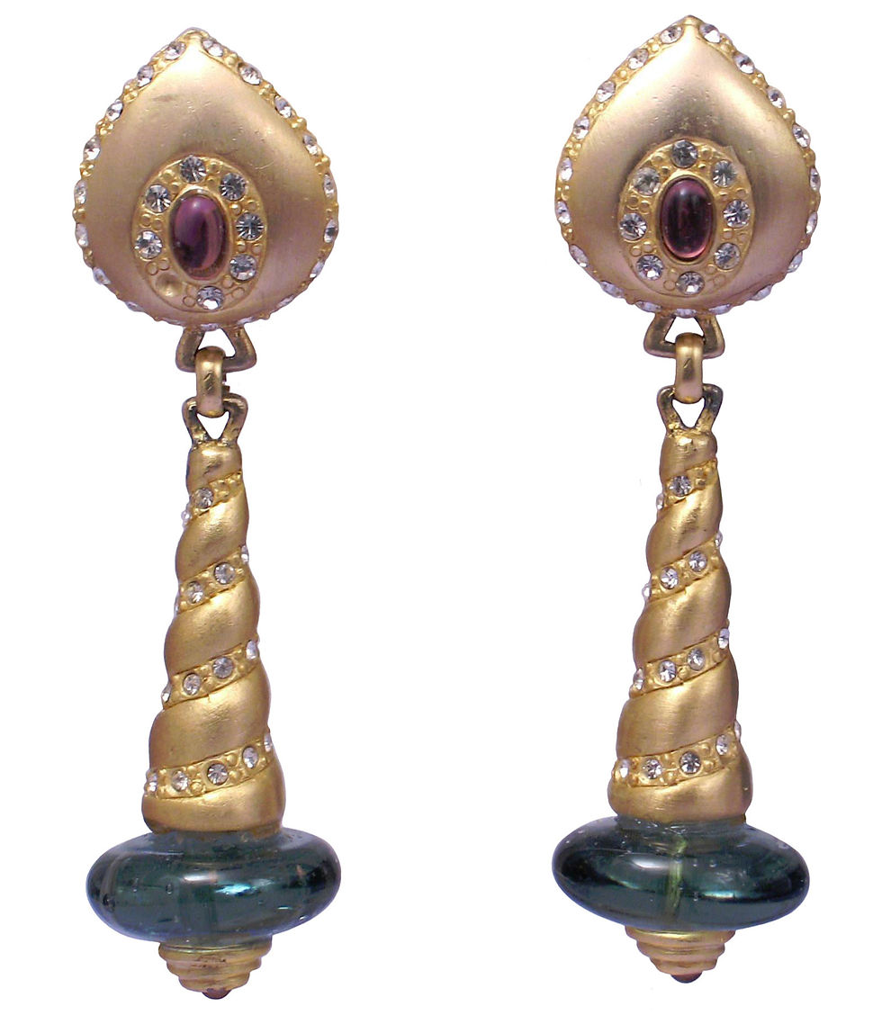 1980s VINTAGE SATIN SHEEN GOLD WITH GREEN GLASS AND CRYSTAL DROP CLIP EARRINGS