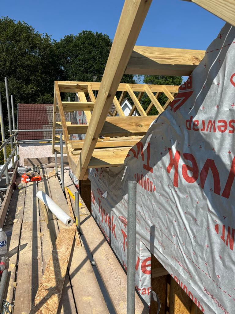 structural roof carpentry, roof structure, extension roof, truss roof, gable ladder