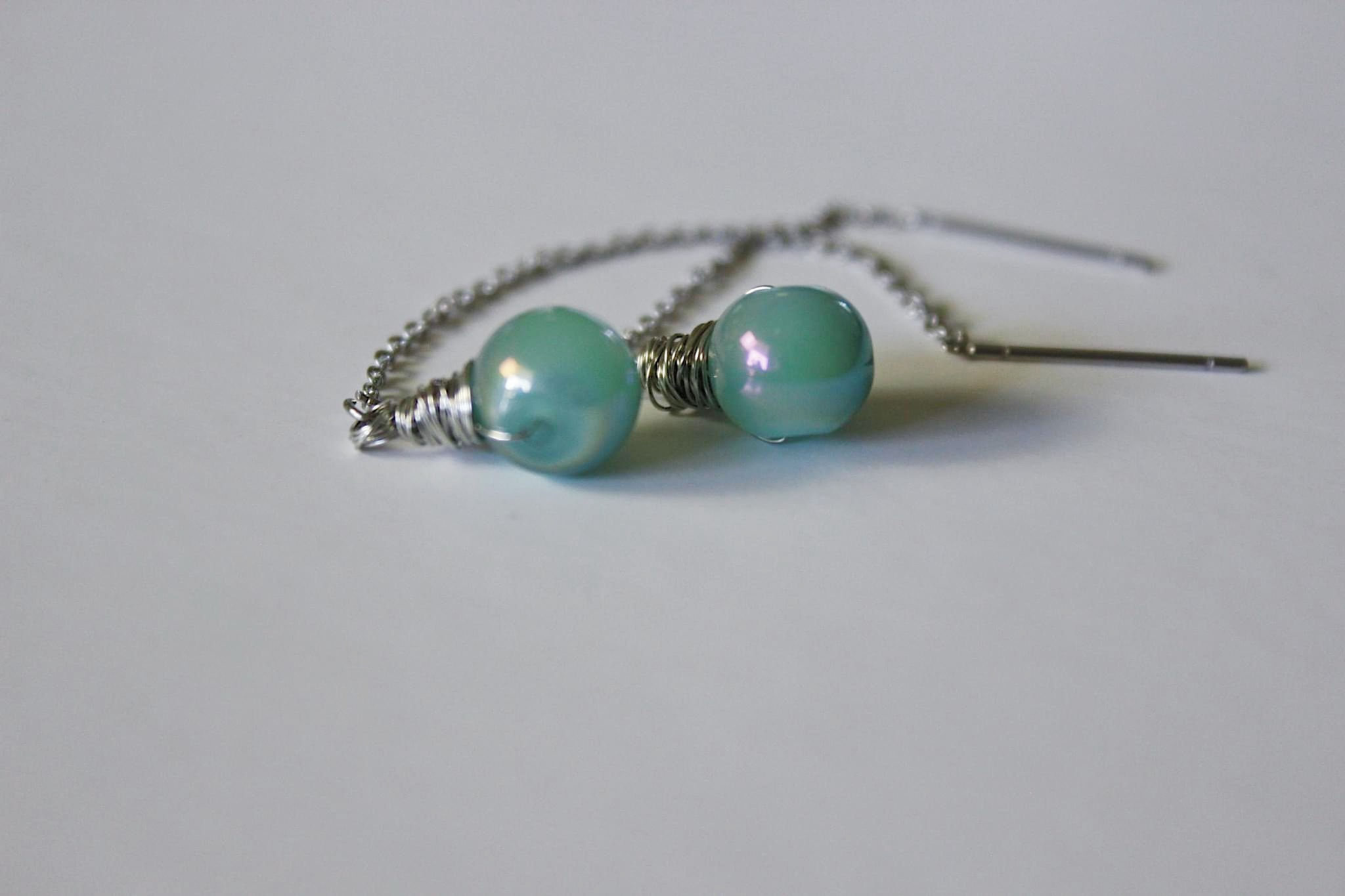 Green iridescent threaders (adjustable length)