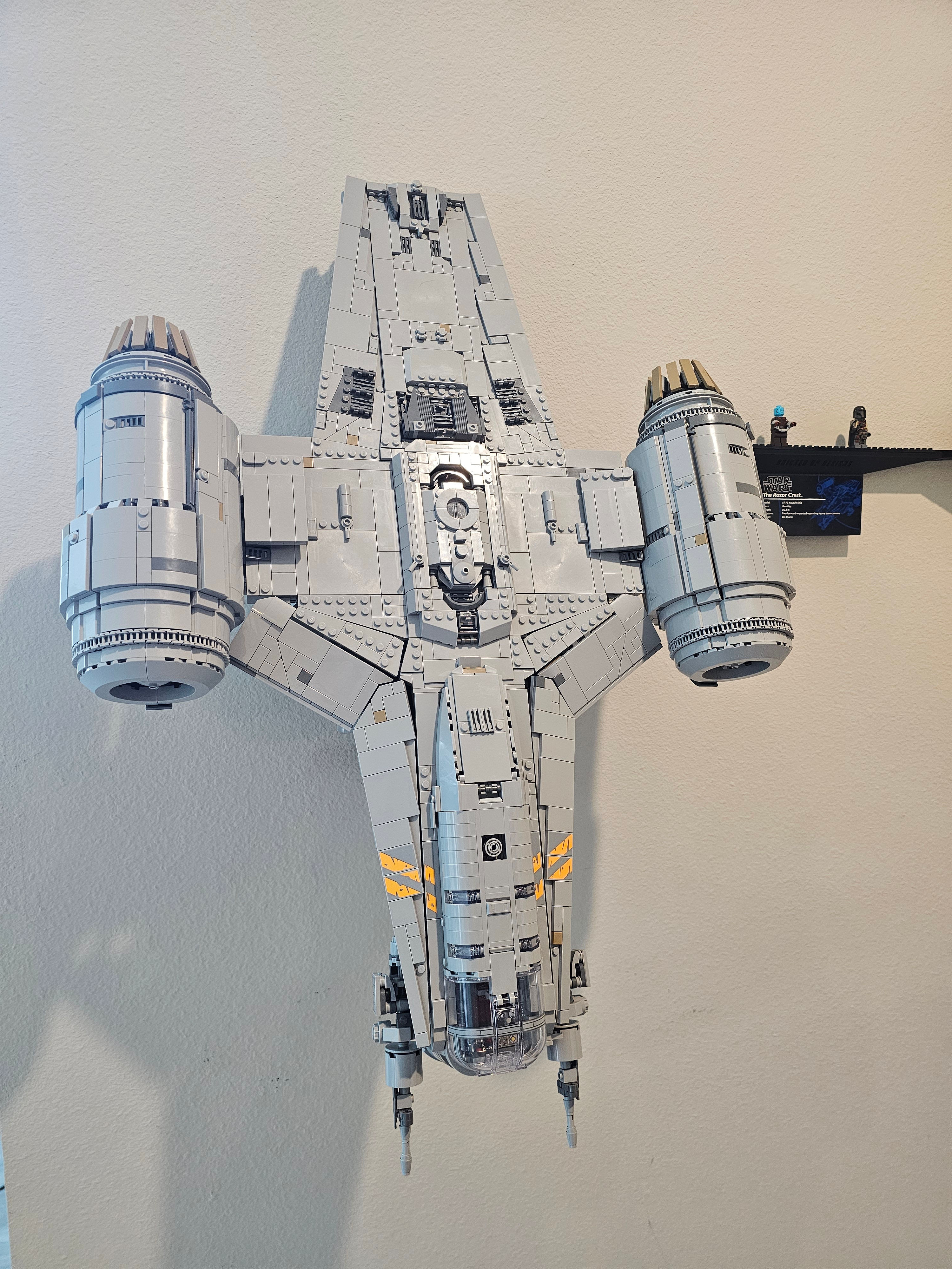 UCS Razor Crest Wall Mount (75331)