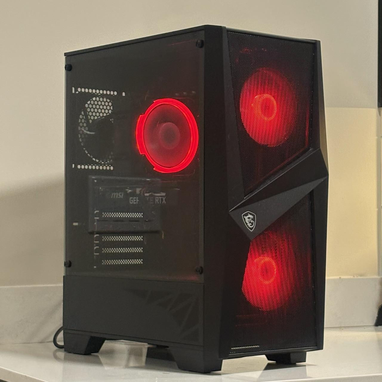 USED PC: i7 10700 | RX 6650 XT | 32GB | Black Case