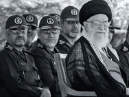 خامنه‌ای و سپاه: چهار دهه همزیستی قدرت و بازآرایی جمهوری اسلامی