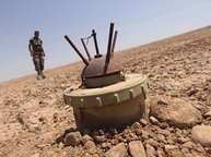 مرزِ مسلح، زندگیِ معلق