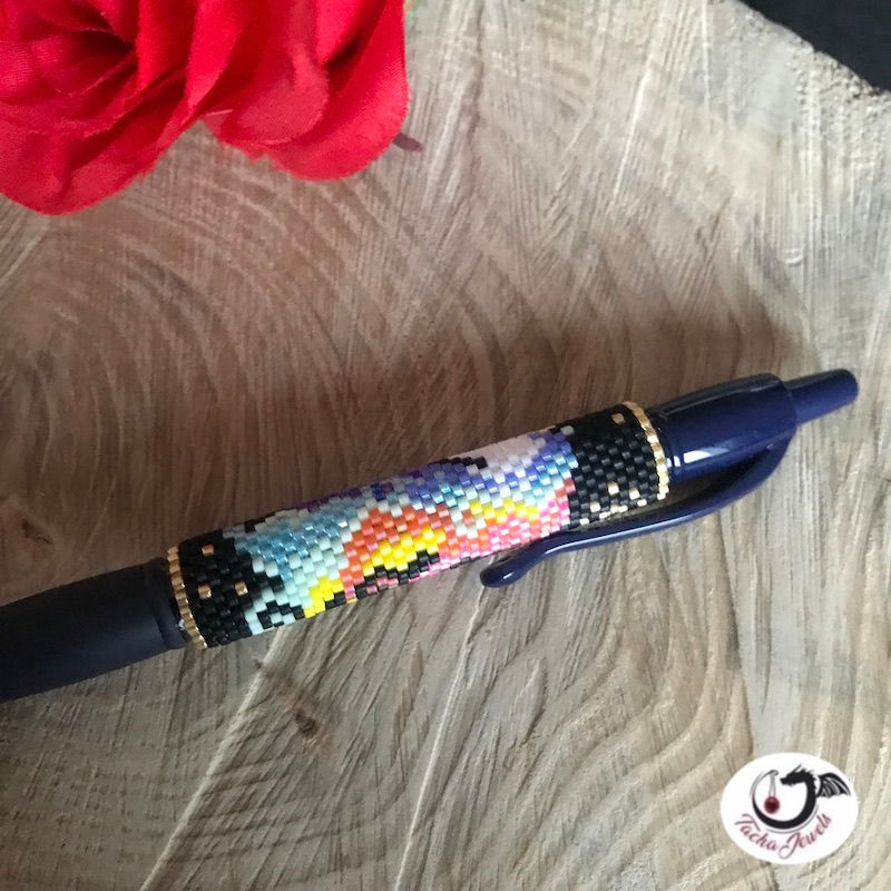 Miniature : Stylo Personnalisé avec Tissage Licorne Blanche et Crinière Arc-en-Ciel
