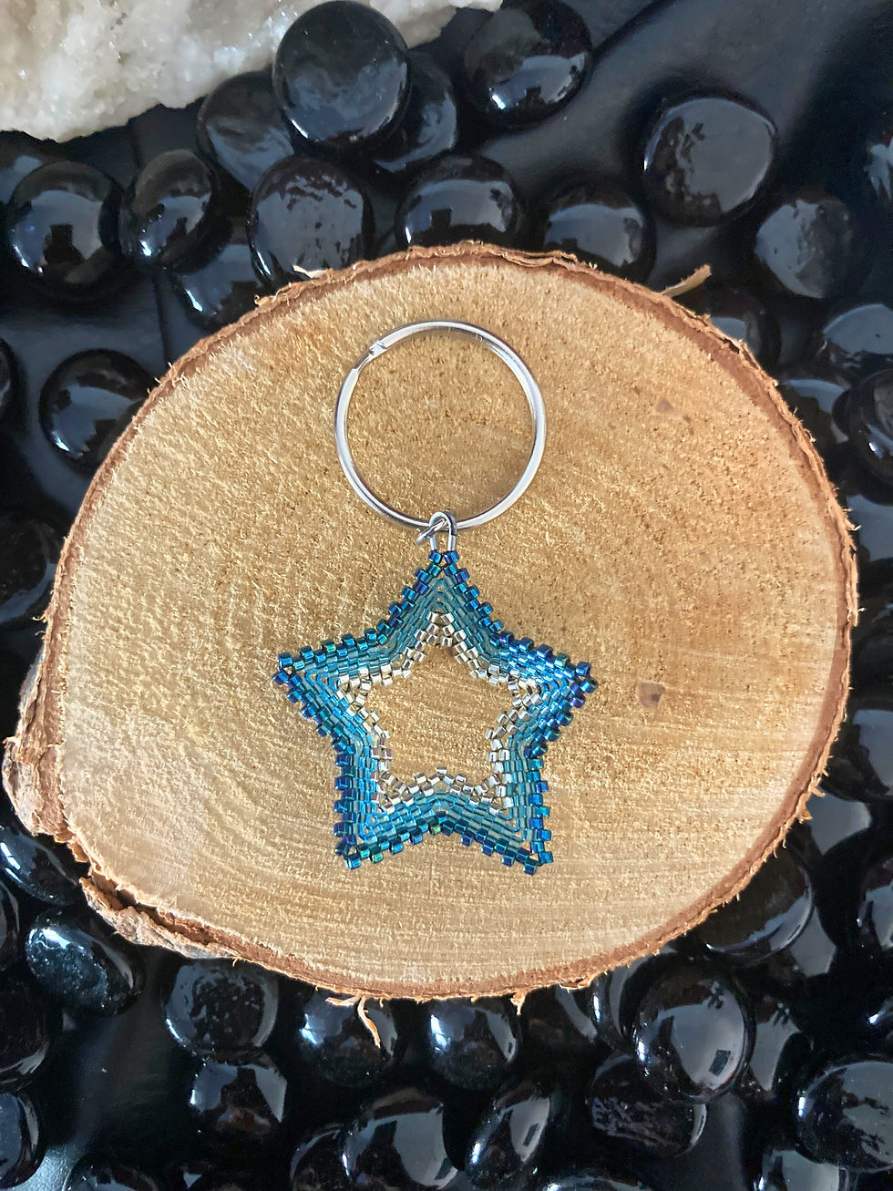 Miniature : Porte-clés Étoile Magique en perles – un talisman pour briller au quotidien
