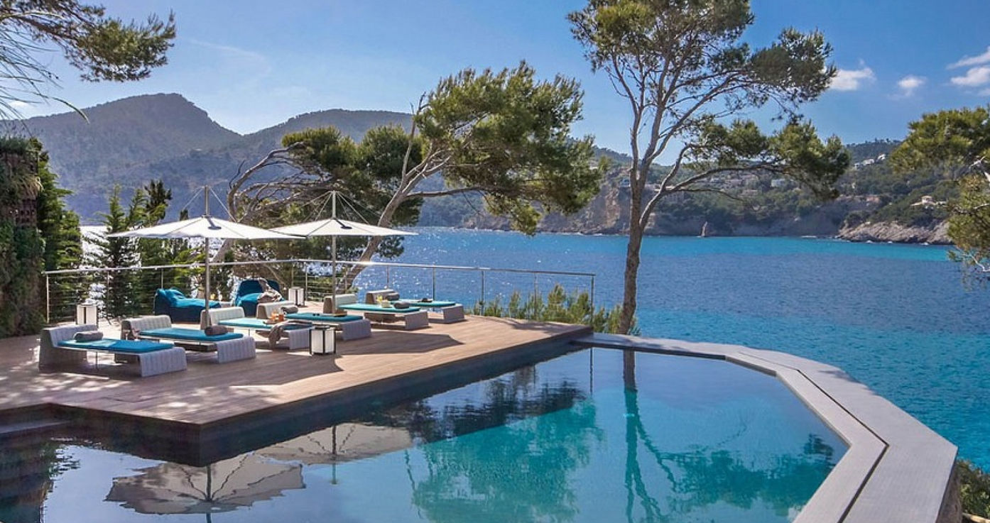 Camp de Mar Mallorca lyxig villa till salu semesterboende havsutsikt