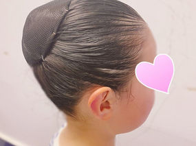 頭の形に沿った美しいシニヨン