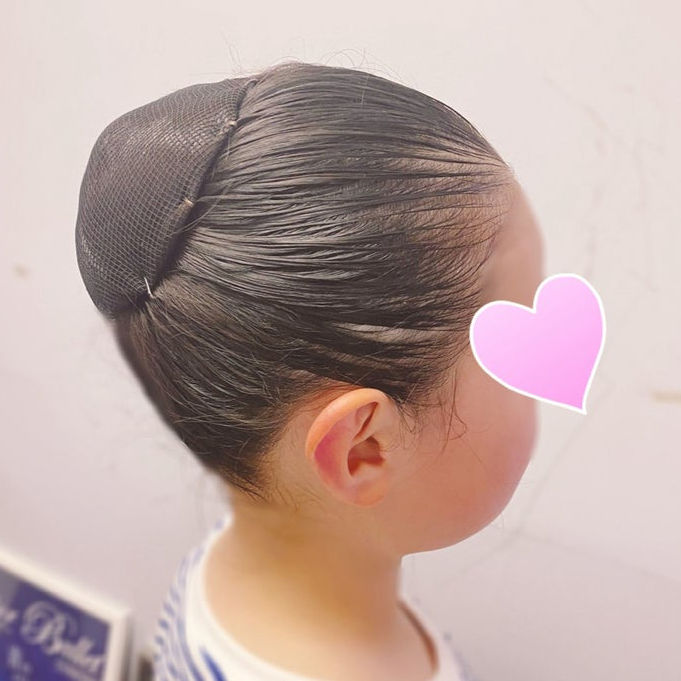 頭の形に沿った美しいシニヨン