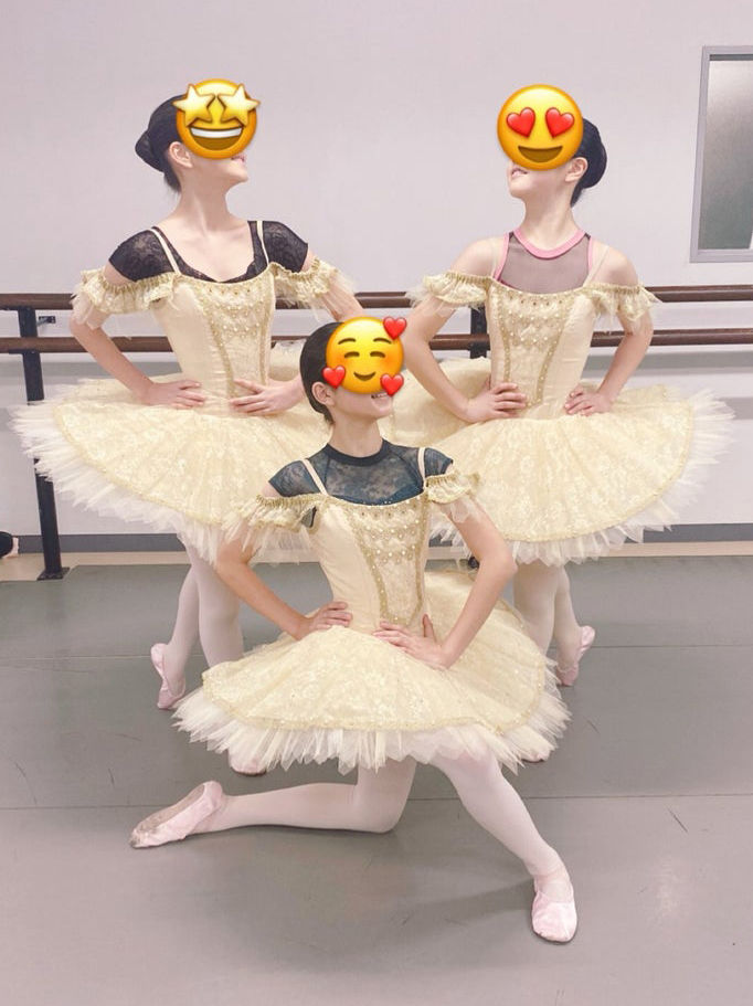 バレエ「ライモンダ」を踊った生徒さん