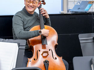 Seattle Symphony's Nathan Chan Visits Bellevue High School!