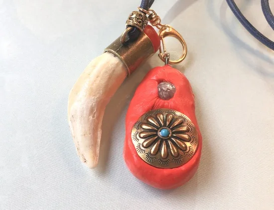 魔除け謎の牙とアグニ玉約20g