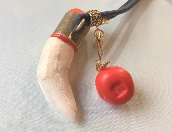 魔除け謎の牙とアグニ玉約7g