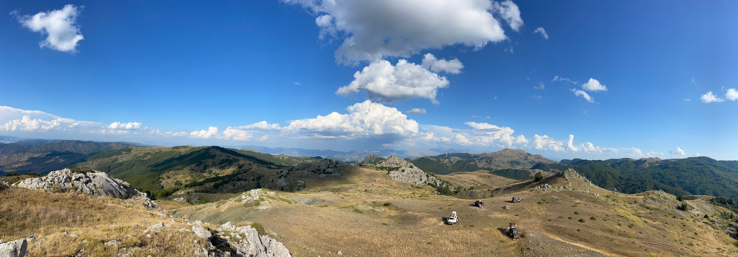RUNDFAHRT DURCH ZENTRALALBIEN UND SÜDALBAN