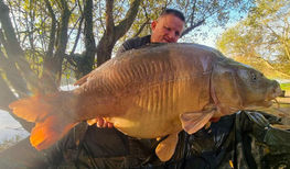 Superb large carp captured by a guest at Cherpont Lake