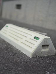 田上邸 車止め昼.jpg