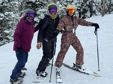 What to Wear to go Skiing or Snowboarding