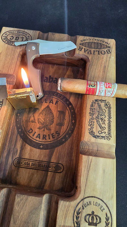 Hoyo de Monterrey Epicure Deluxe: A Refined Cigar Experience