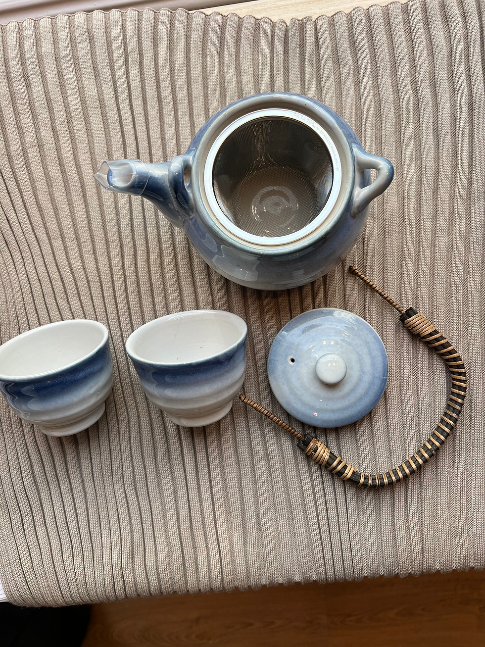 Thumbnail: Teekanne Set mit 2xTeetasse