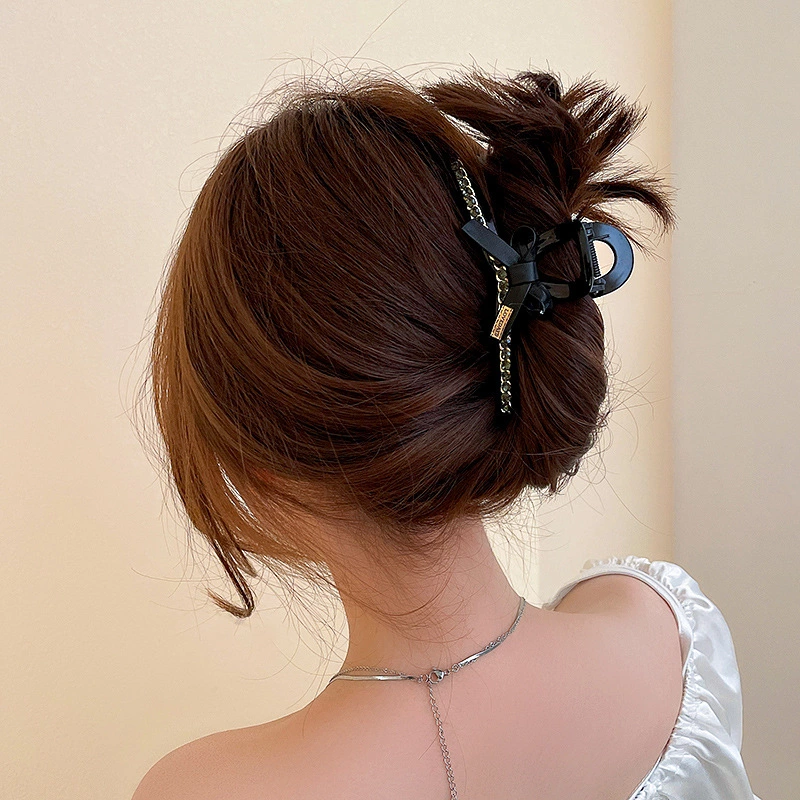Thumbnail: Raine Hairclip