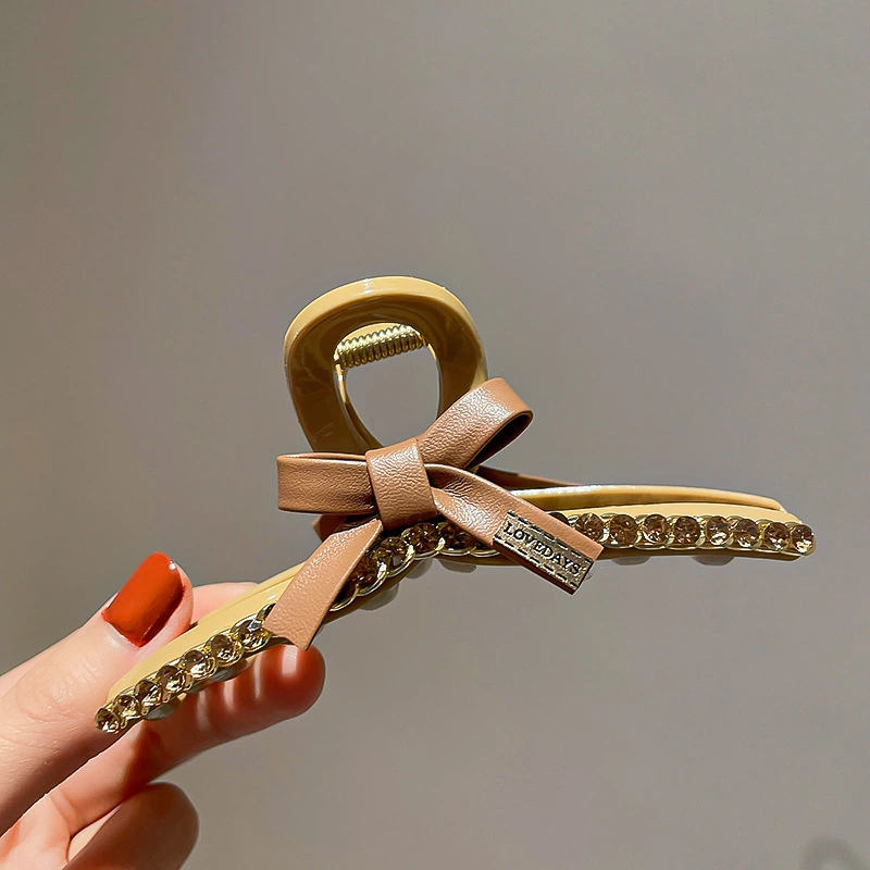 Thumbnail: Raine Hairclip