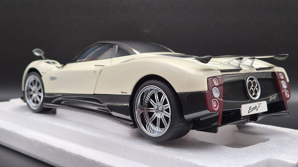 Thumbnail: Pagani Zonda F - 2005 - Bianco Fabriano