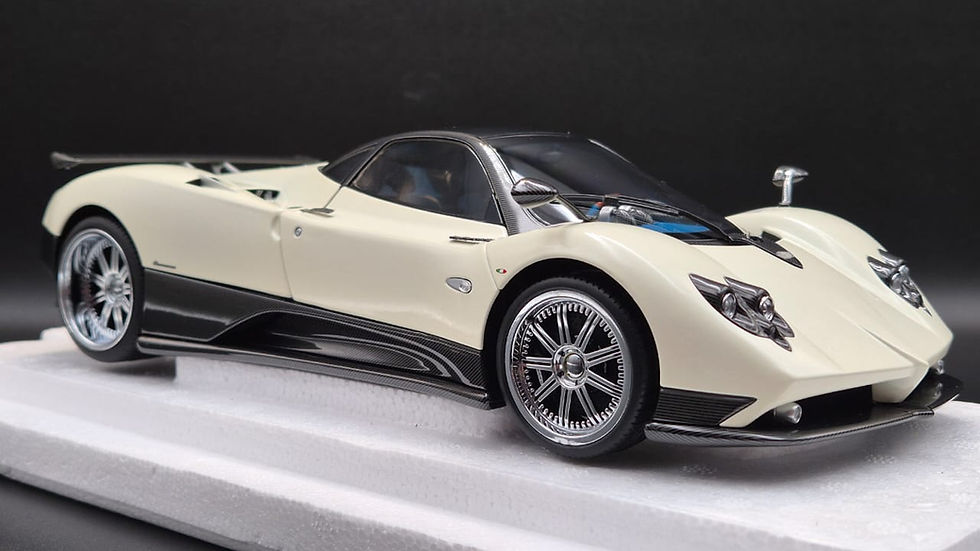 Thumbnail: Pagani Zonda F - 2005 - Bianco Fabriano