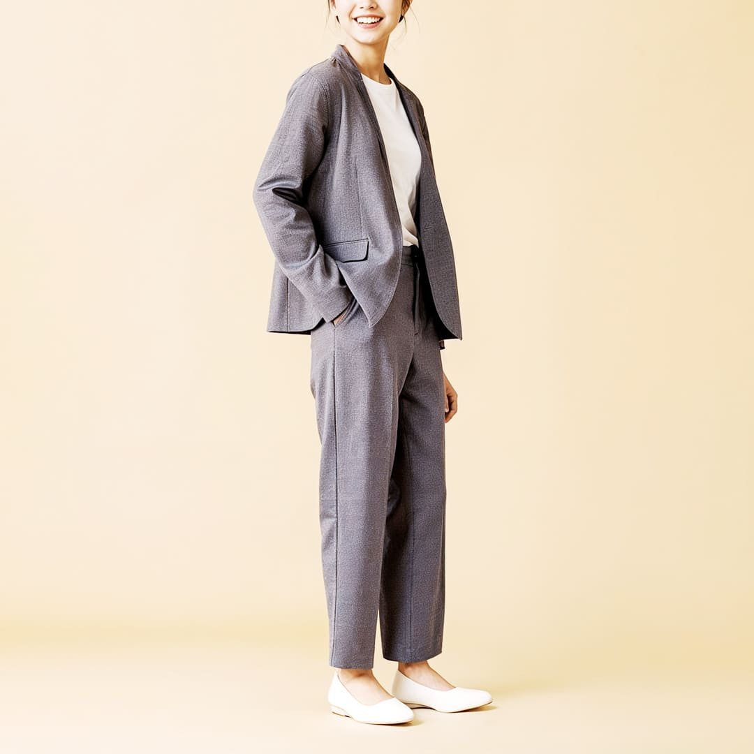 定価1/5 大変お得です❣️ 未使用❣️ アンナモリナーリ　高級　パンツスーツ 定価1/5 大変お得です❣️ 未使用❣️ アンナモリナーリ 高級