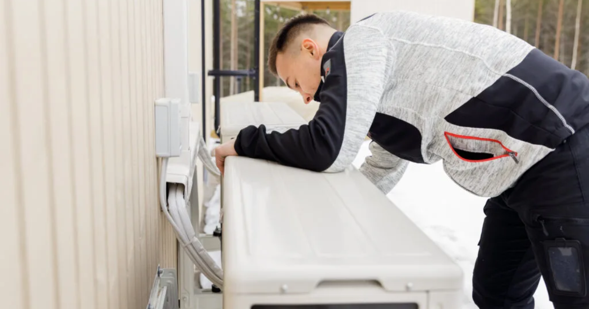 Ilmalämpöpumpun asentaja