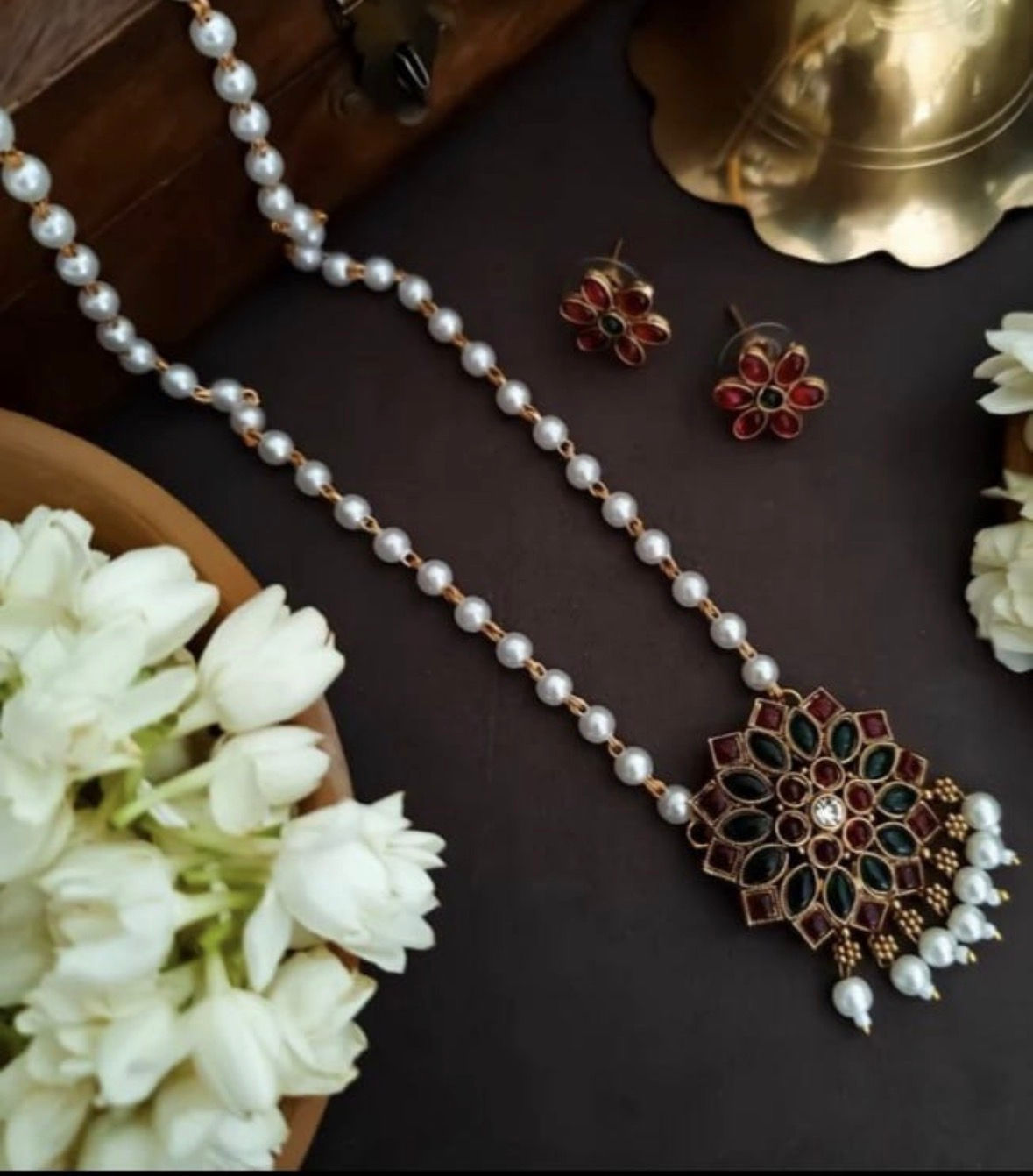Taara - Simple Flower Pearl Chain