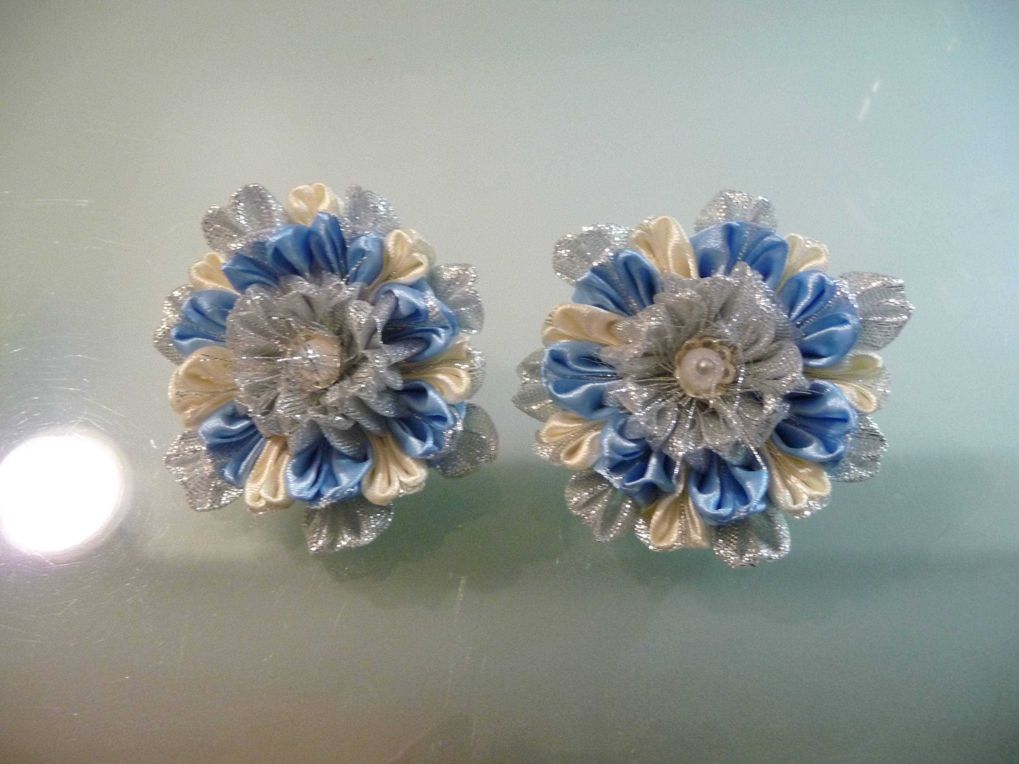 Новогоднее украшение канзаши на резинках "Принцесса"